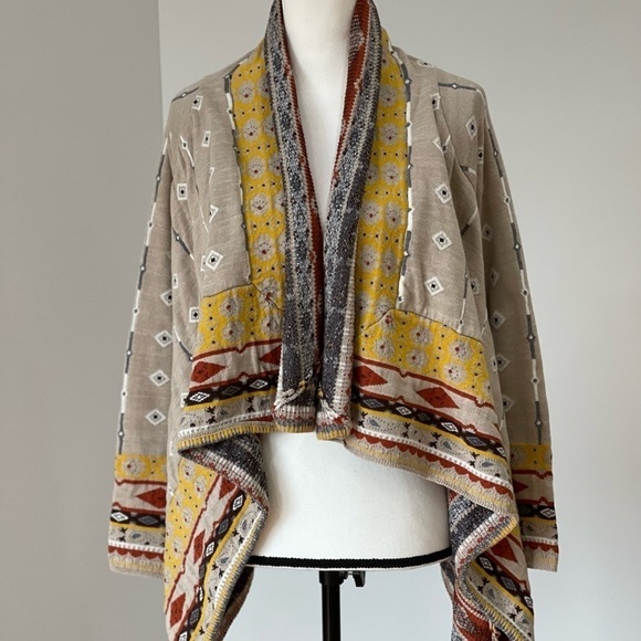 Freeway Southwestern Flyaway Cardigan Sweater
In a size XSmall - Picture 11 of 11